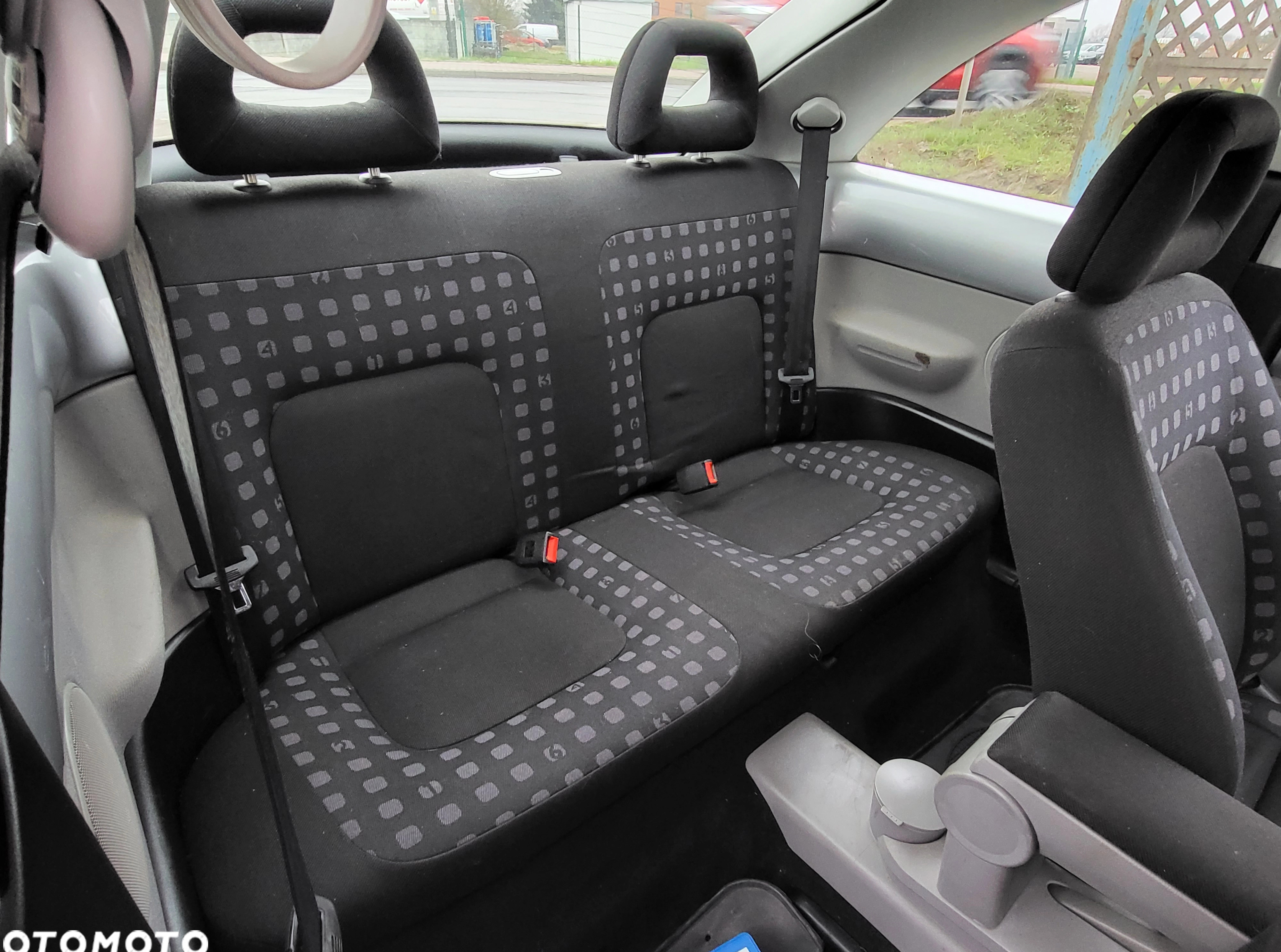 Volkswagen New Beetle cena 6900 przebieg: 165000, rok produkcji 1999 z Połaniec małe 379